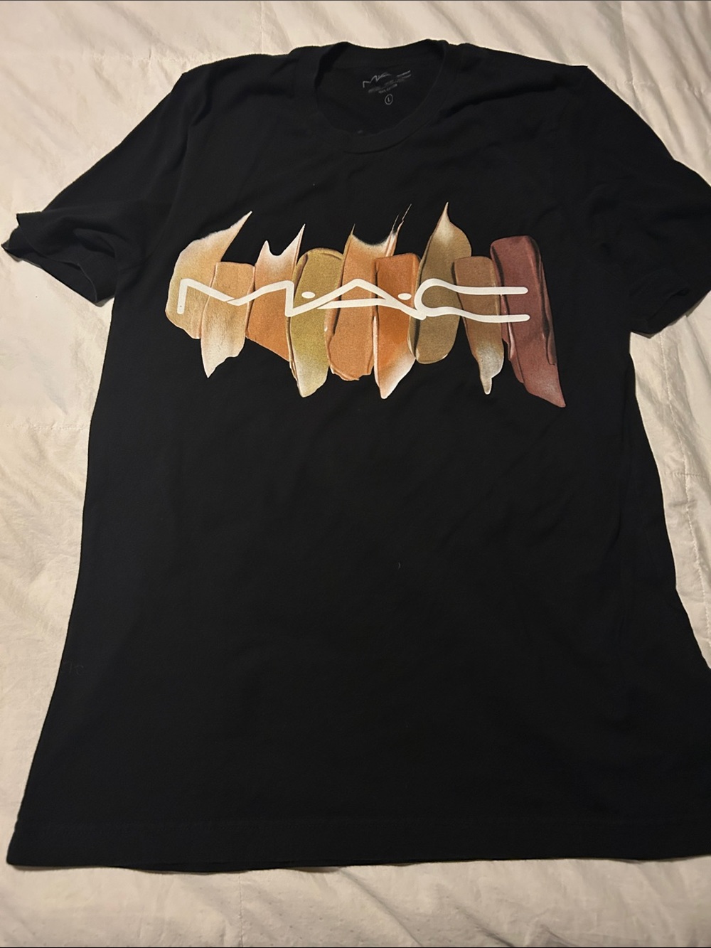 MAC Cosmetics WORLD STUDIO T-shirt Adult Large, EUC